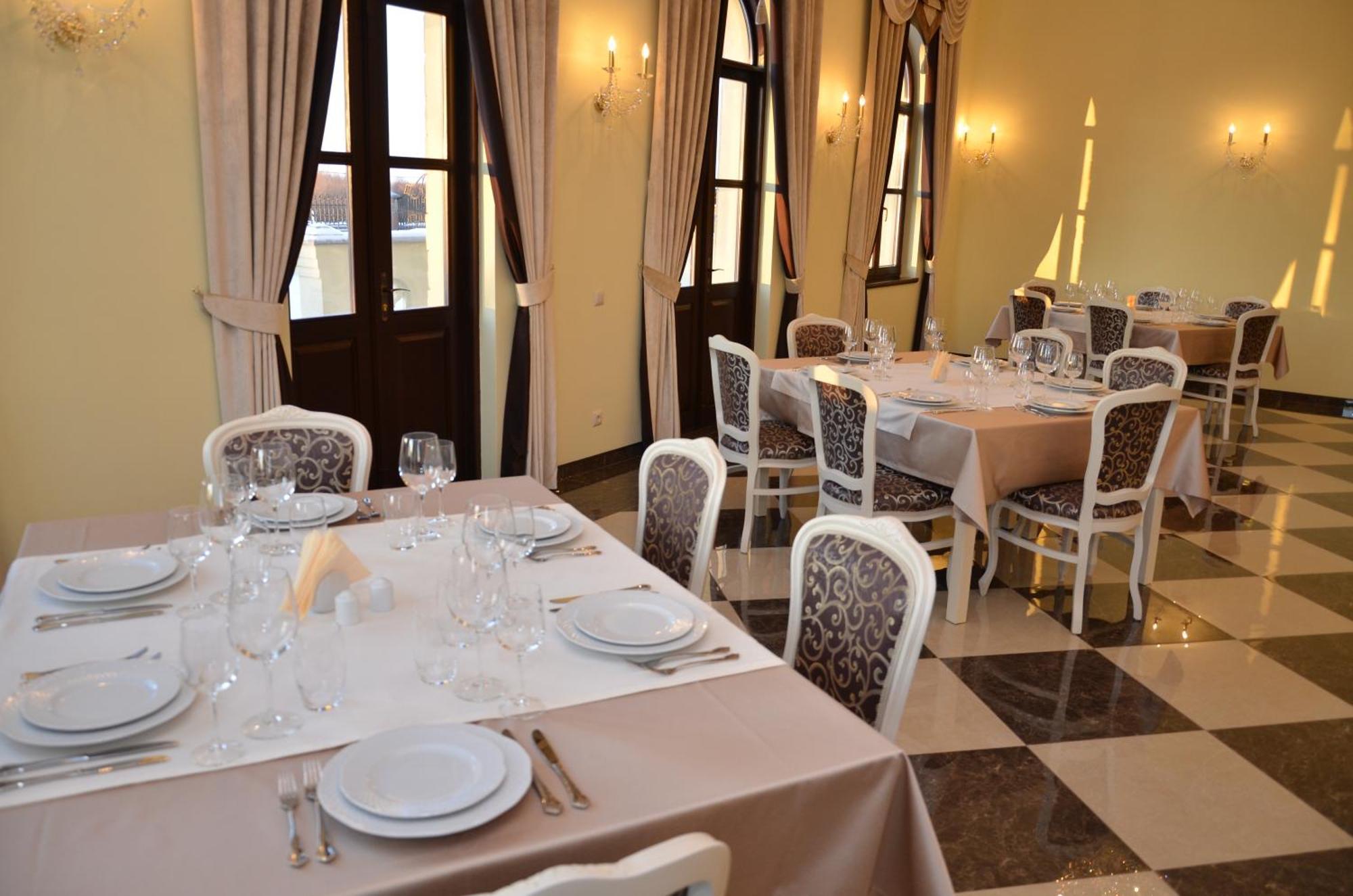 Chateau Royal Hotel Berezovka  Екстериор снимка