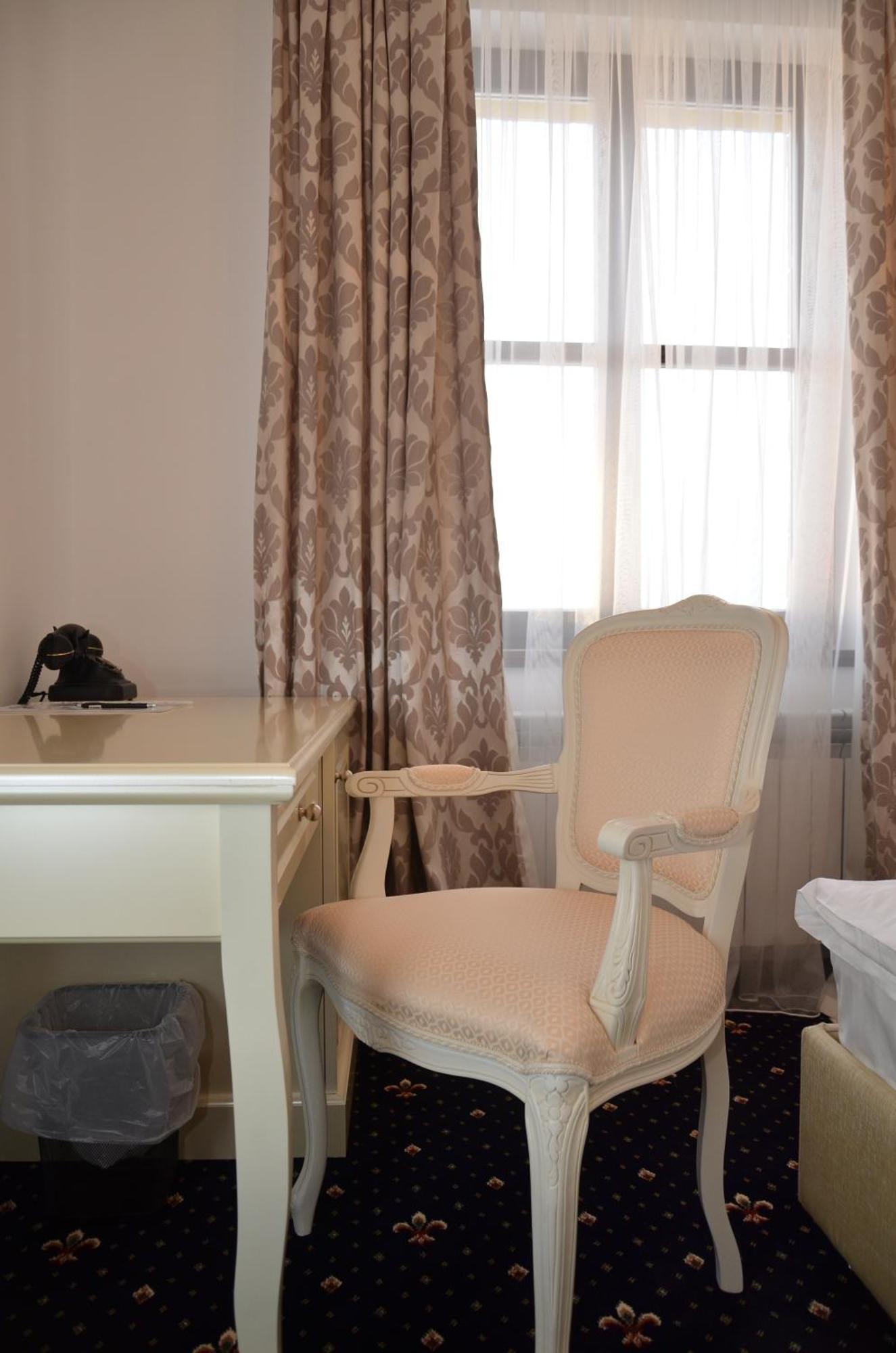 Chateau Royal Hotel Berezovka  Екстериор снимка