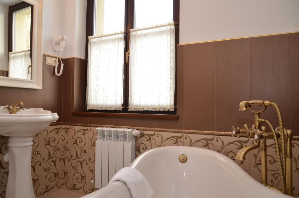 Chateau Royal Hotel Berezovka  Стая снимка